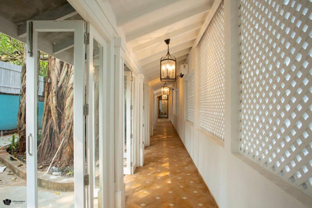 White Banyan Beach Villa, Candolim By The Acacia Villas Zewnętrze zdjęcie