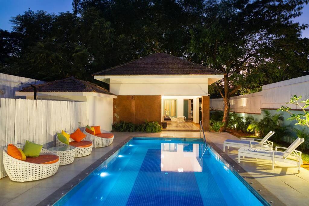 White Banyan Beach Villa, Candolim By The Acacia Villas Zewnętrze zdjęcie