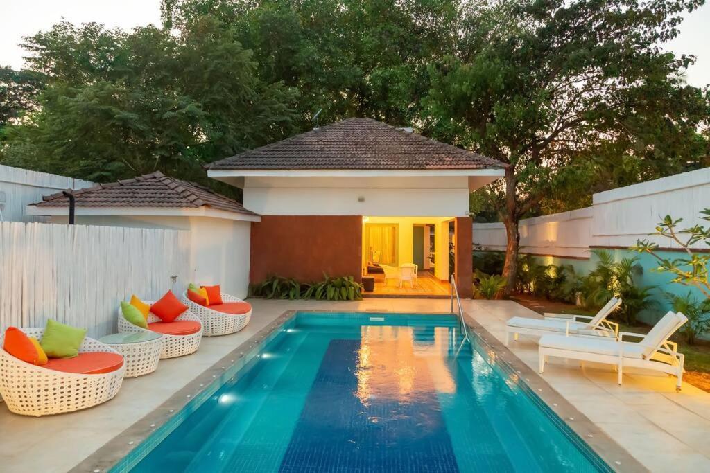 White Banyan Beach Villa, Candolim By The Acacia Villas Zewnętrze zdjęcie
